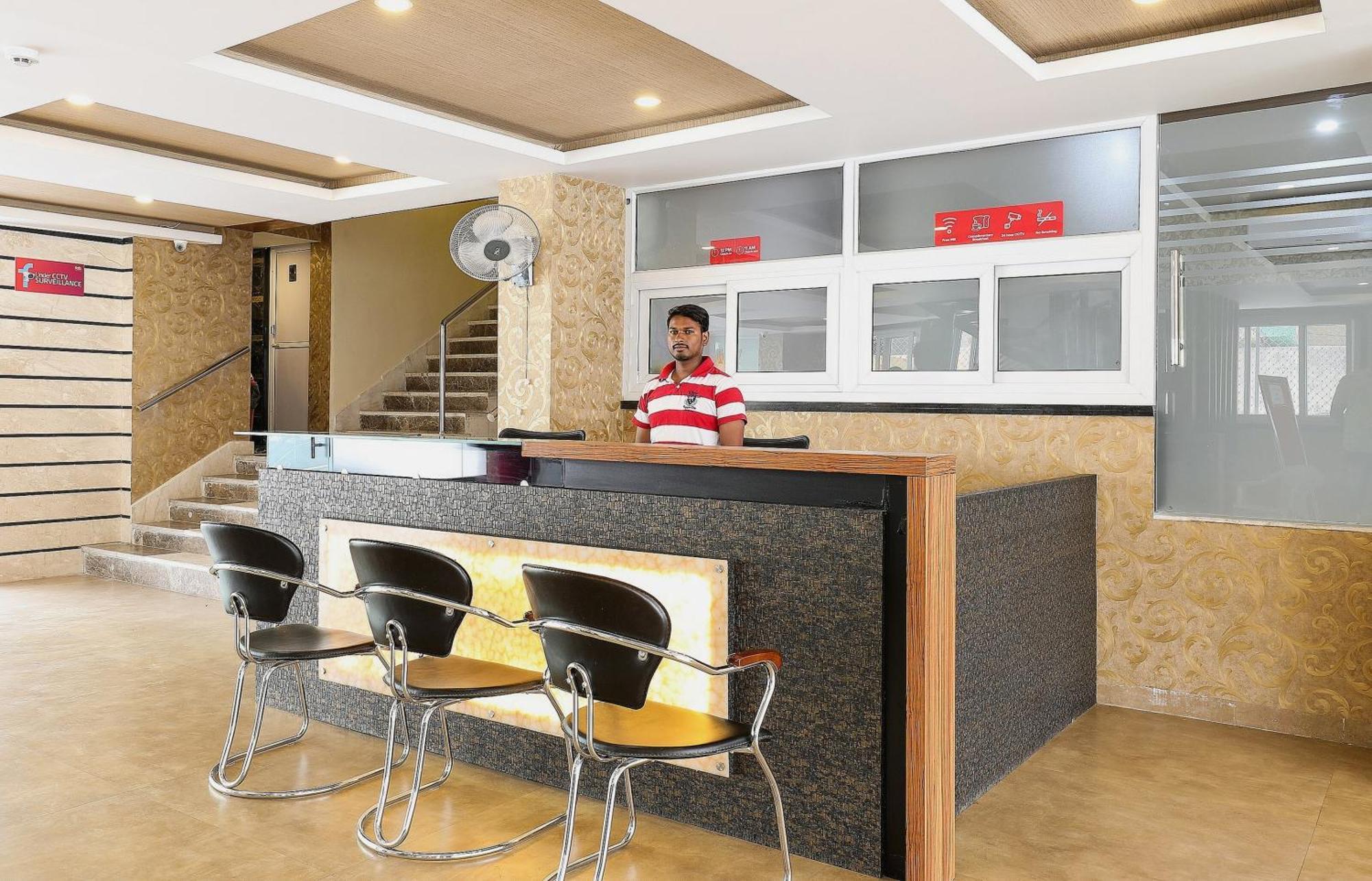 Capital O Sky Grand Hotel Hyderabad Exterior foto